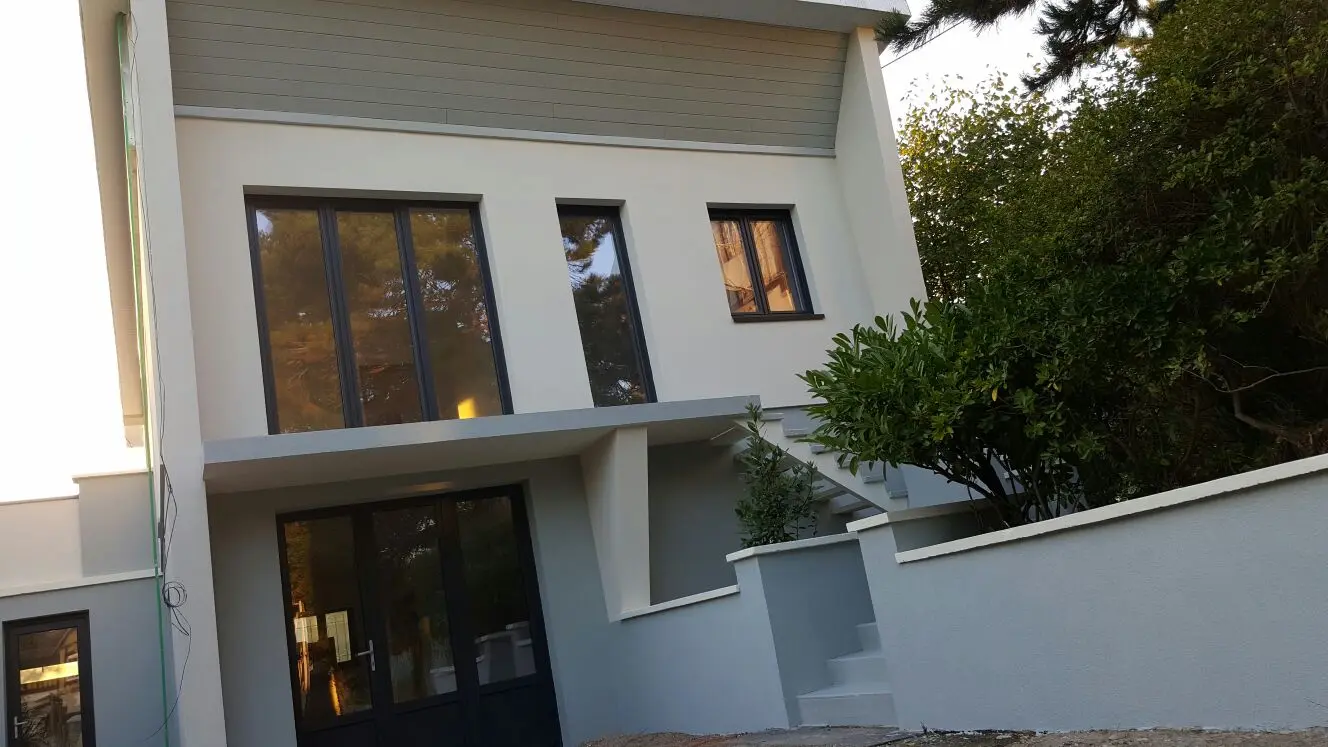 Ravalement de façade d'une maison